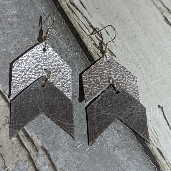 Leather Chevron Dangle Earrings NEW! - Picture 3 of 5